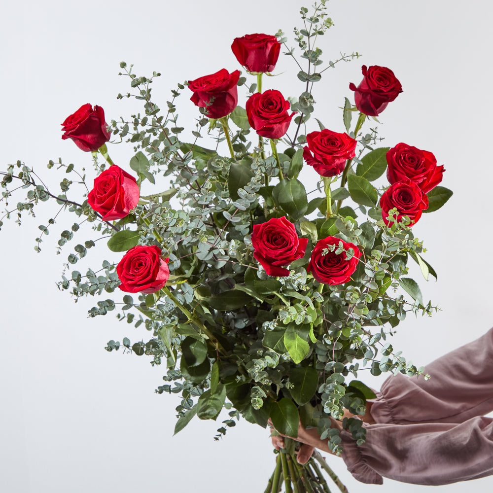 Luxury Long-Stemmed Red Roses
