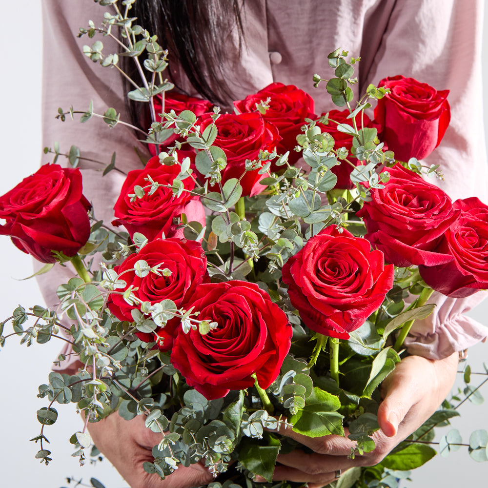 Luxury Long-Stemmed Red Roses